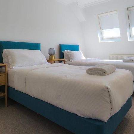 לונדון Madison Hill - White Hill House 5 - 3 Bedroom Flat מראה חיצוני תמונה