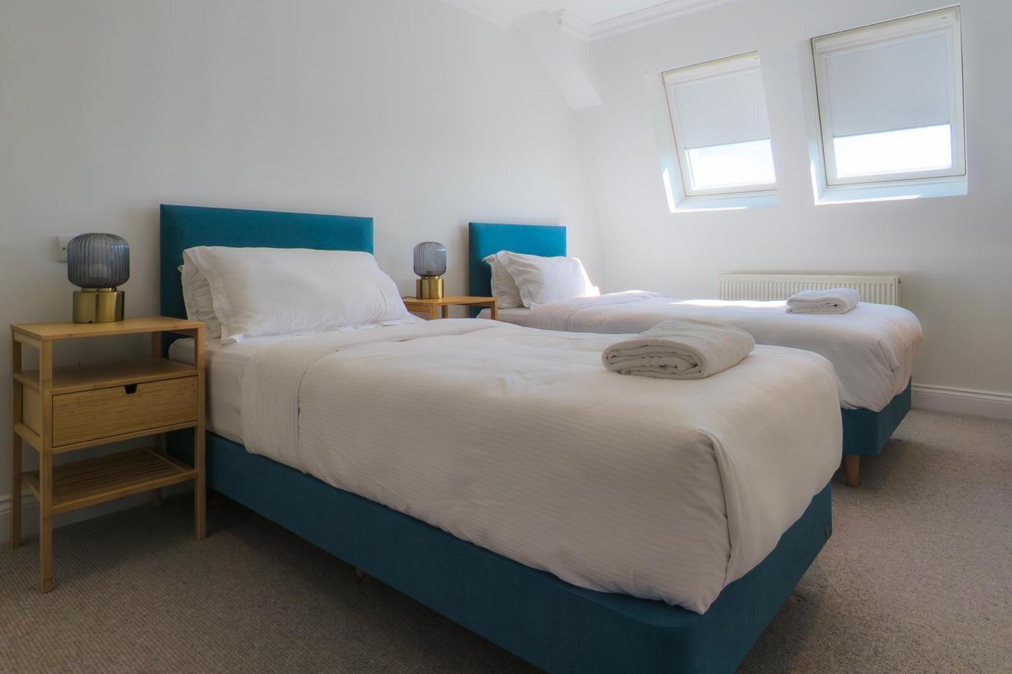 לונדון Madison Hill - White Hill House 5 - 3 Bedroom Flat מראה חיצוני תמונה