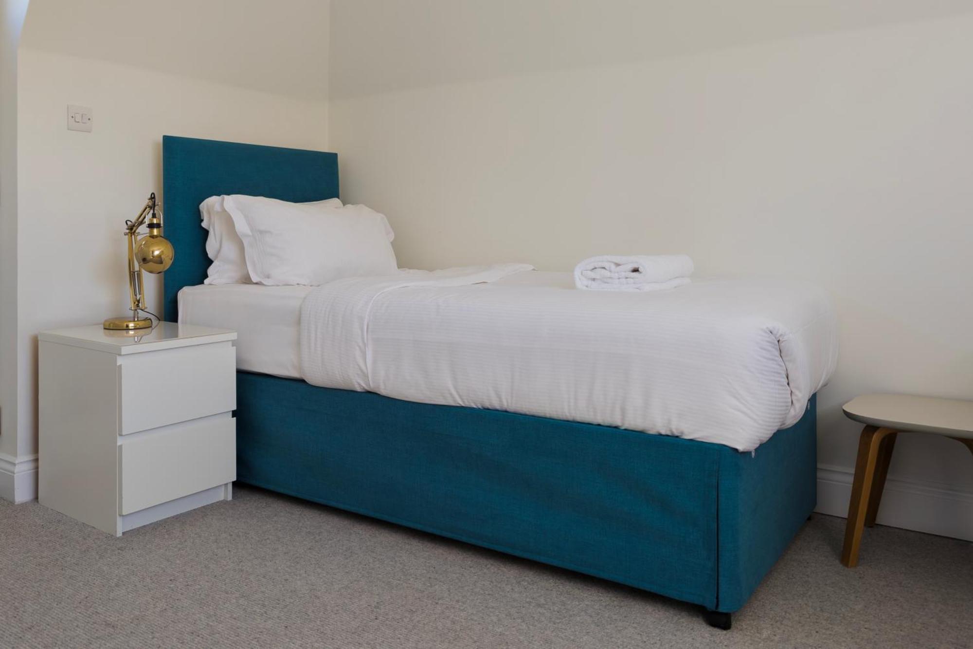 לונדון Madison Hill - White Hill House 5 - 3 Bedroom Flat מראה חיצוני תמונה